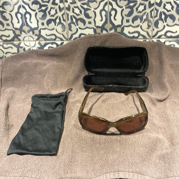 Gorgeous Chanel Sunglasses 🕶️ - Picture 3 of 12